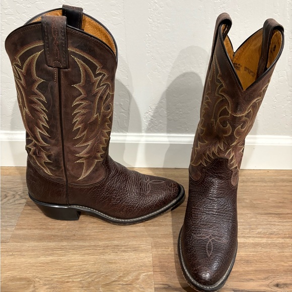 Tony Lama Men's Brown Western Boots gently used look great. - Picture 3 of 9